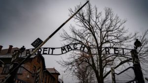 arbeit macht frei - brama wejściowa do Auschwitz I