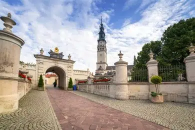 Czestochowa Black Madonna tour