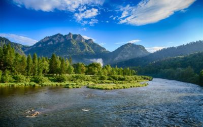 dunajcer river and mountains