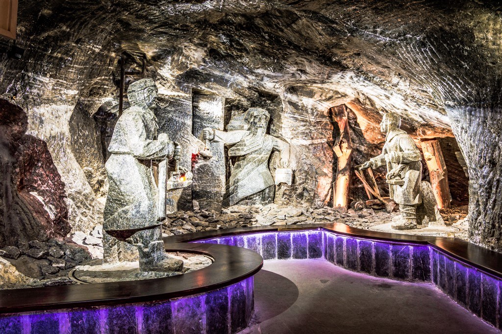 Discover The Stunning St Kinga s Chapel At The Wieliczka Salt Mine