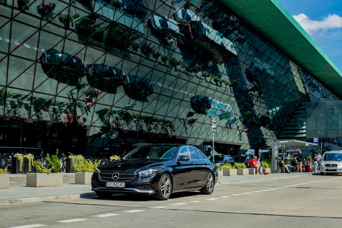 chauffeur-service-krakow-airport Chauffeur service outside Krakow Airport for private transfers